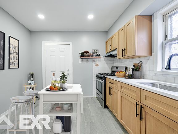 3rd image of 171-19 104th Ave #1