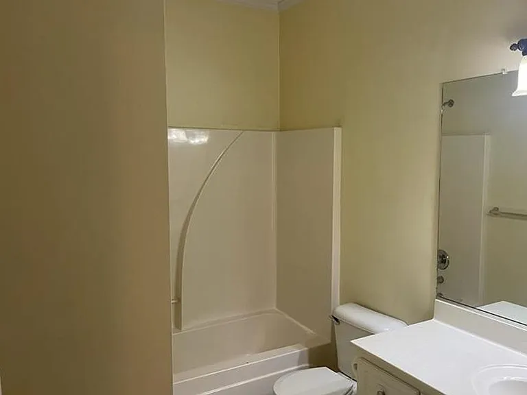 211 Brook Ct — Photo 12