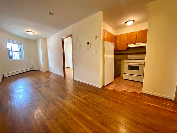 3rd image of 11-46 Welling Ct #1F