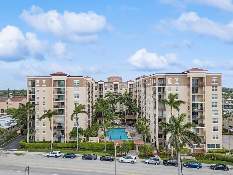 1801 N Flagler Dr #238 — Photo 2
