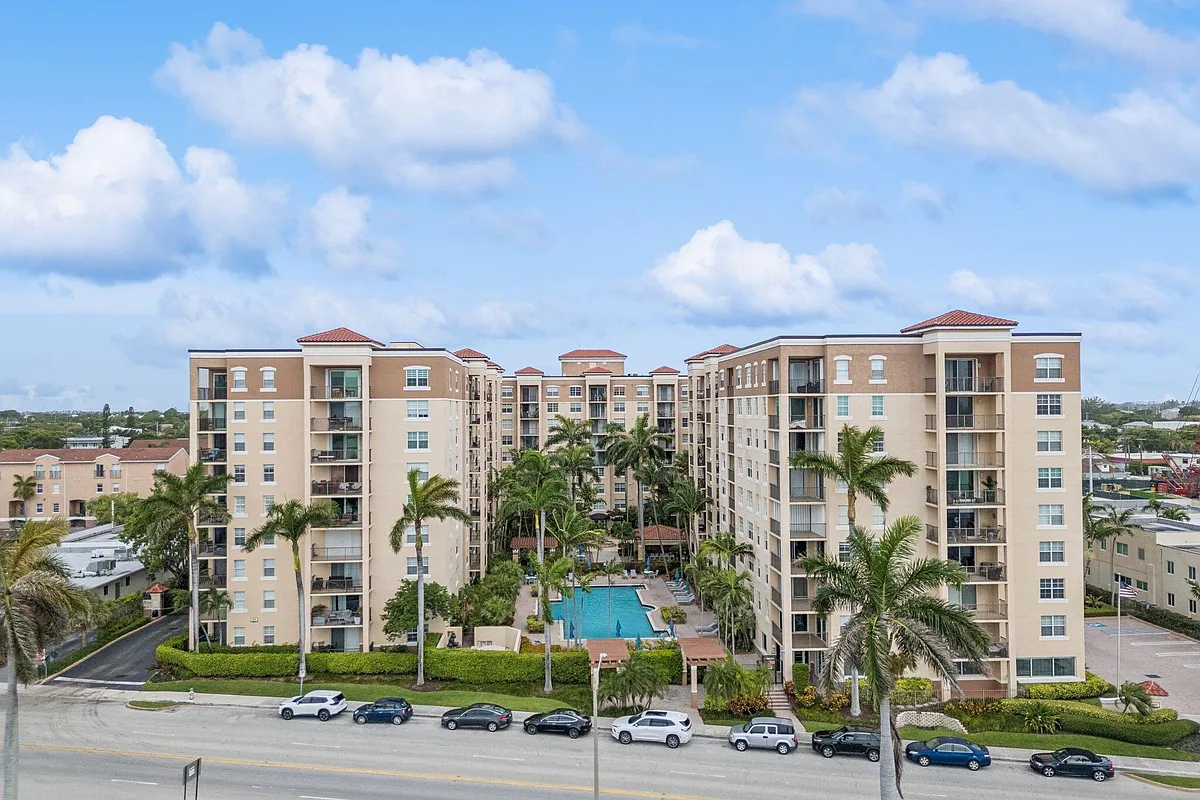 Building Photo - 1801 N Flagler Dr #238