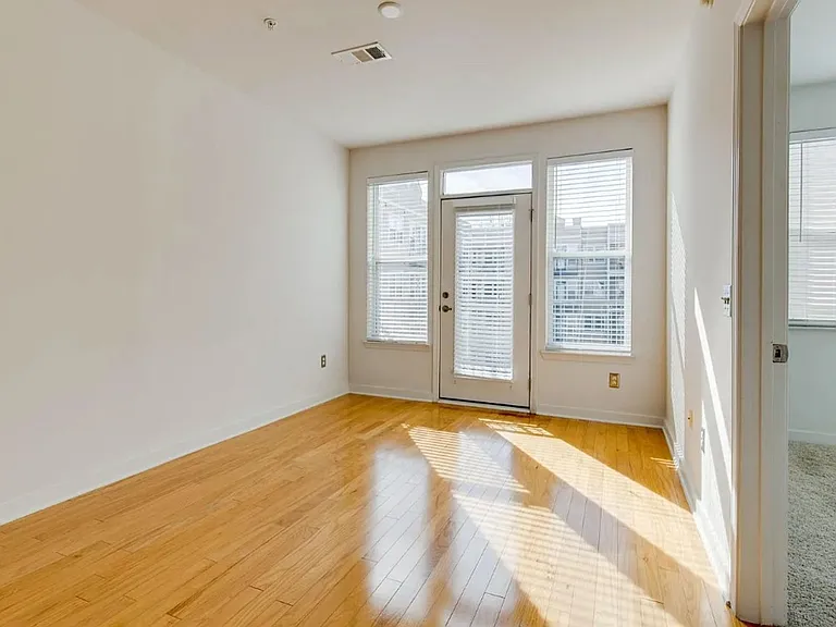 3000 Vanderbilt Pl #324 — Photo 14