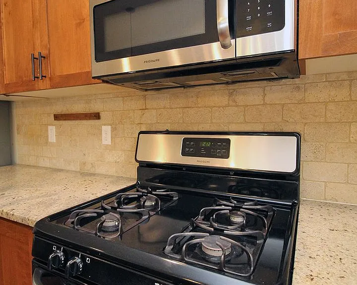 420 SW 204th Ter — Photo 11