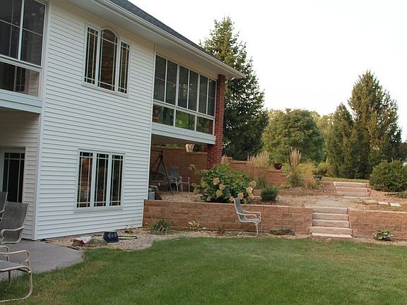 4th image of 526 Fairway Ln