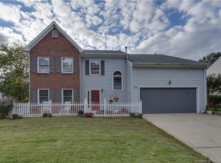 27 Sherry Dell Dr, Hampton, VA 23666