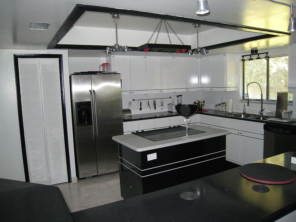 1st image of 1661 Colleen Dr