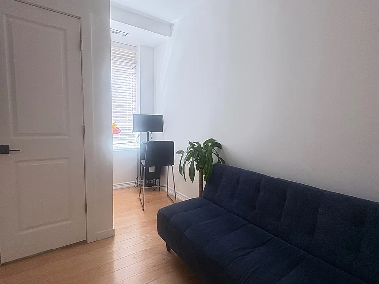135 Maitland St S #204 — Photo 14