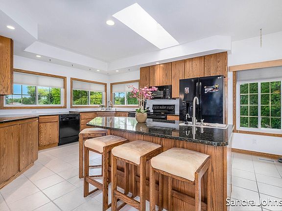 5th image of 12993 Valley Dr