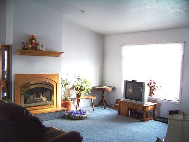 2nd image of 1502 E Sunset Dr