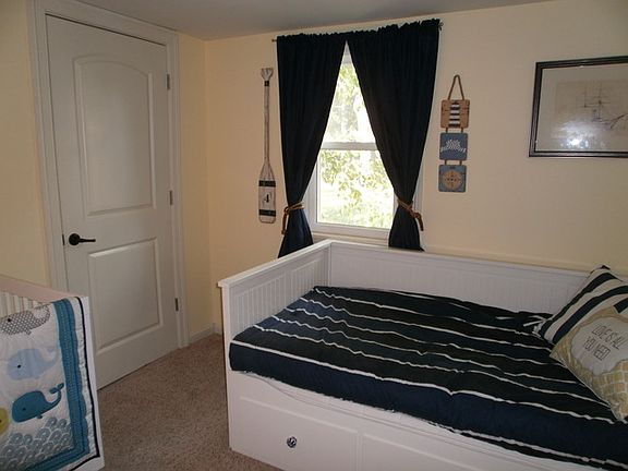 3rd image of 224 S Lodge Ln