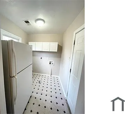 1838 Woodburn Dr — Photo 3