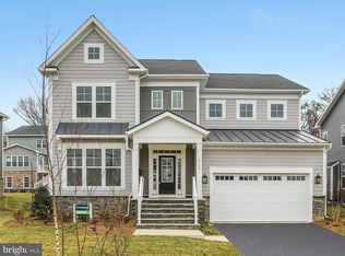 1206 Drake St SW, Vienna, VA 22180