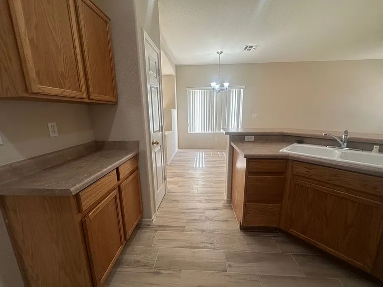 3726 E Longhorn Dr — Photo 18