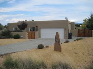 16 Serena Rd, Santa Fe, NM 87508