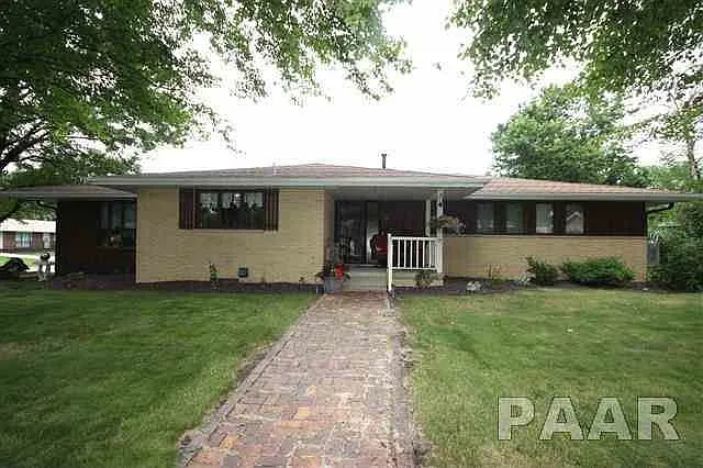 612 W High St photo 1