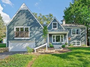 5249 Larkspur Ln, Lisle, IL 60532