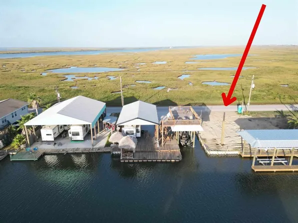 1171 N Stingaree Drive, Crystal Beach, TX 77650