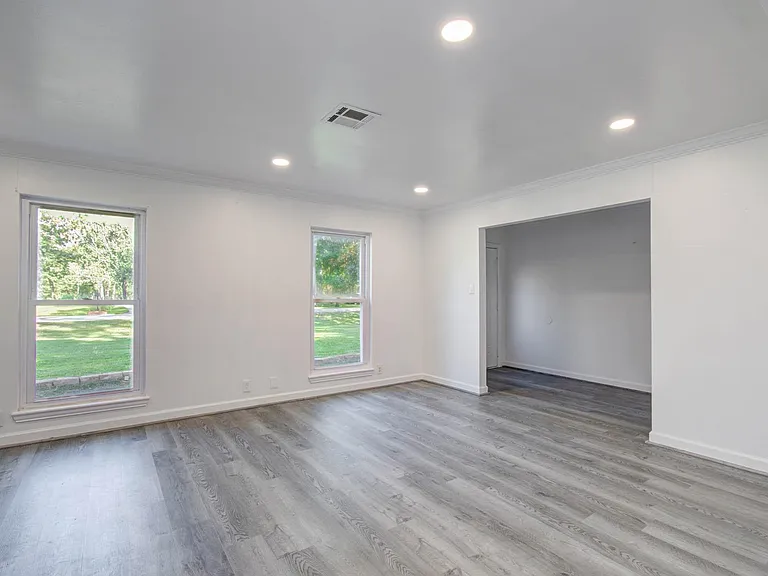 674 Ravensworth Dr — Photo 25