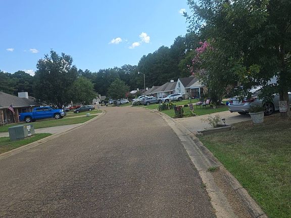 4th image of 1508 Chelsea Ln