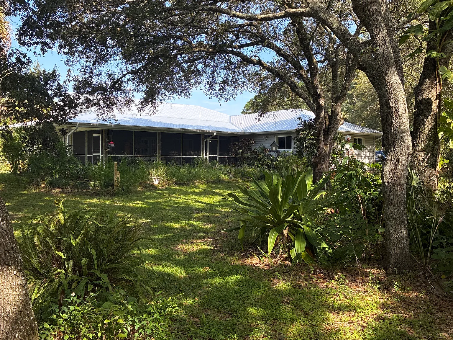 4 bed, 2124 sqft, $2,300 — Photo 3