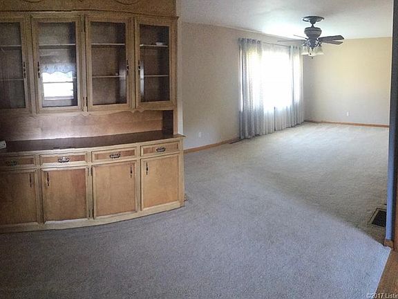 5th image of 102 N Hungate Ave