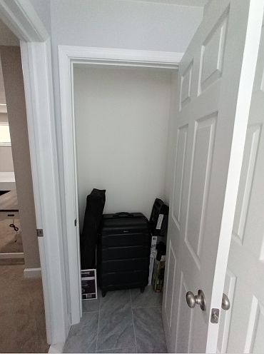 closet between bedrooms