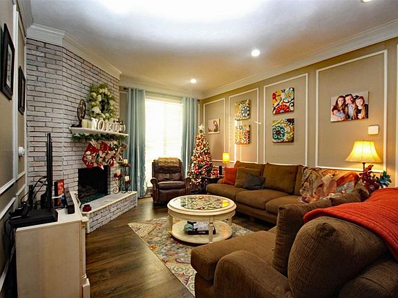 3rd image of 2106 Buckskin Cir