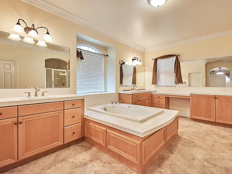 7238 San Carmela Ct — Photo 33
