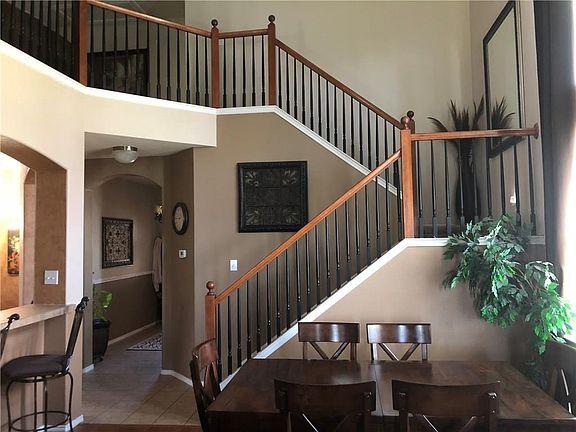 5th image of 1304 Valley Stream Dr