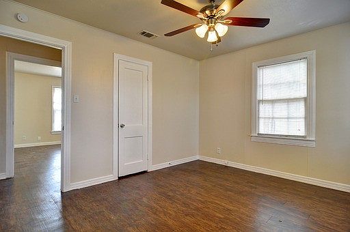 4th image of 3770 Winfield Ave
