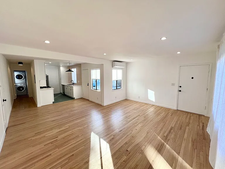 4900 Saint Elmo Dr — Photo 9