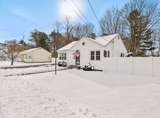 10 Lisa Ave, Acushnet, MA 02743