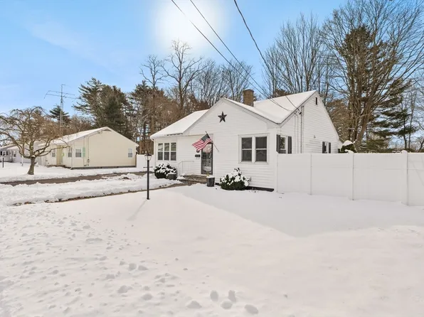 10 Lisa Ave, Acushnet, MA 02743