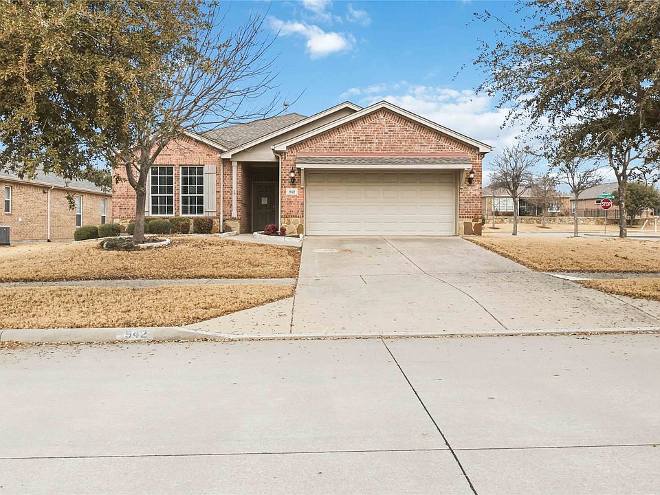 1st image of 942 Carrington Greens Dr