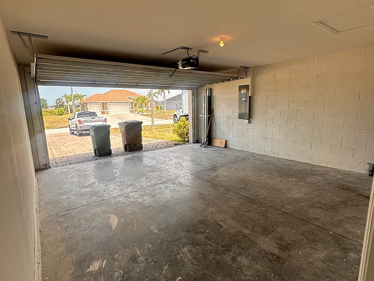 2927 NW 4th Pl — Photo 25