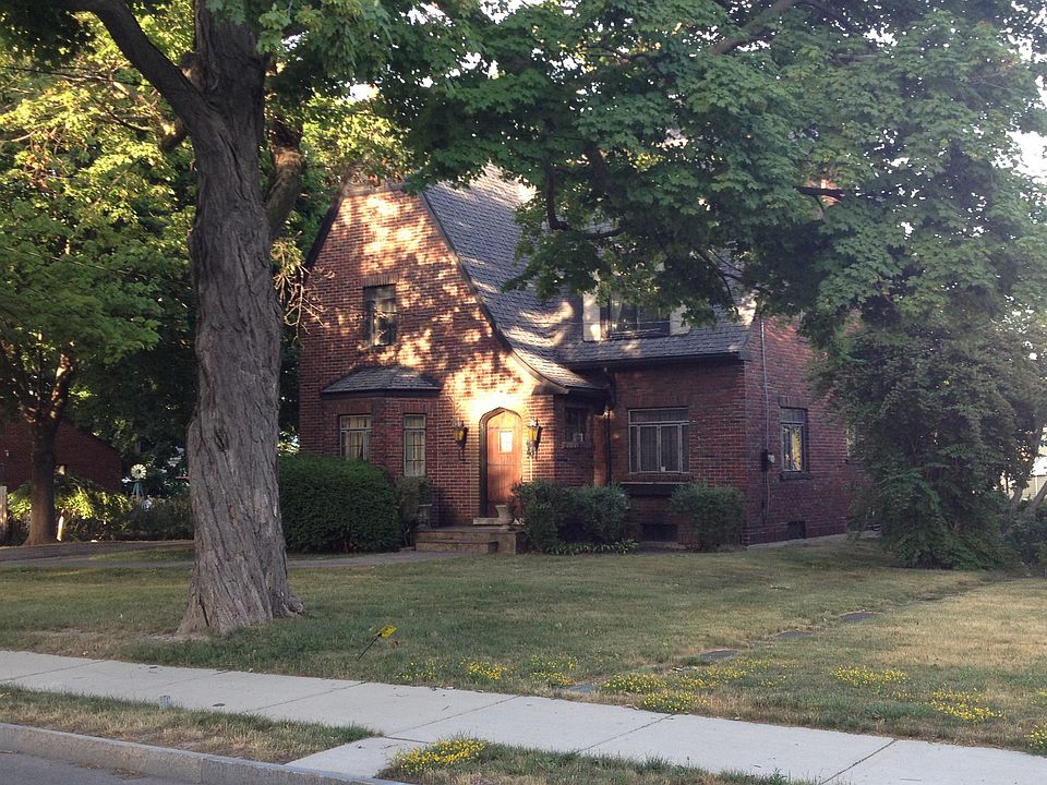 2nd image of 4633 Lewiston Rd