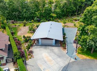 3767 Maple Ln, Royston, BC V0R2V0