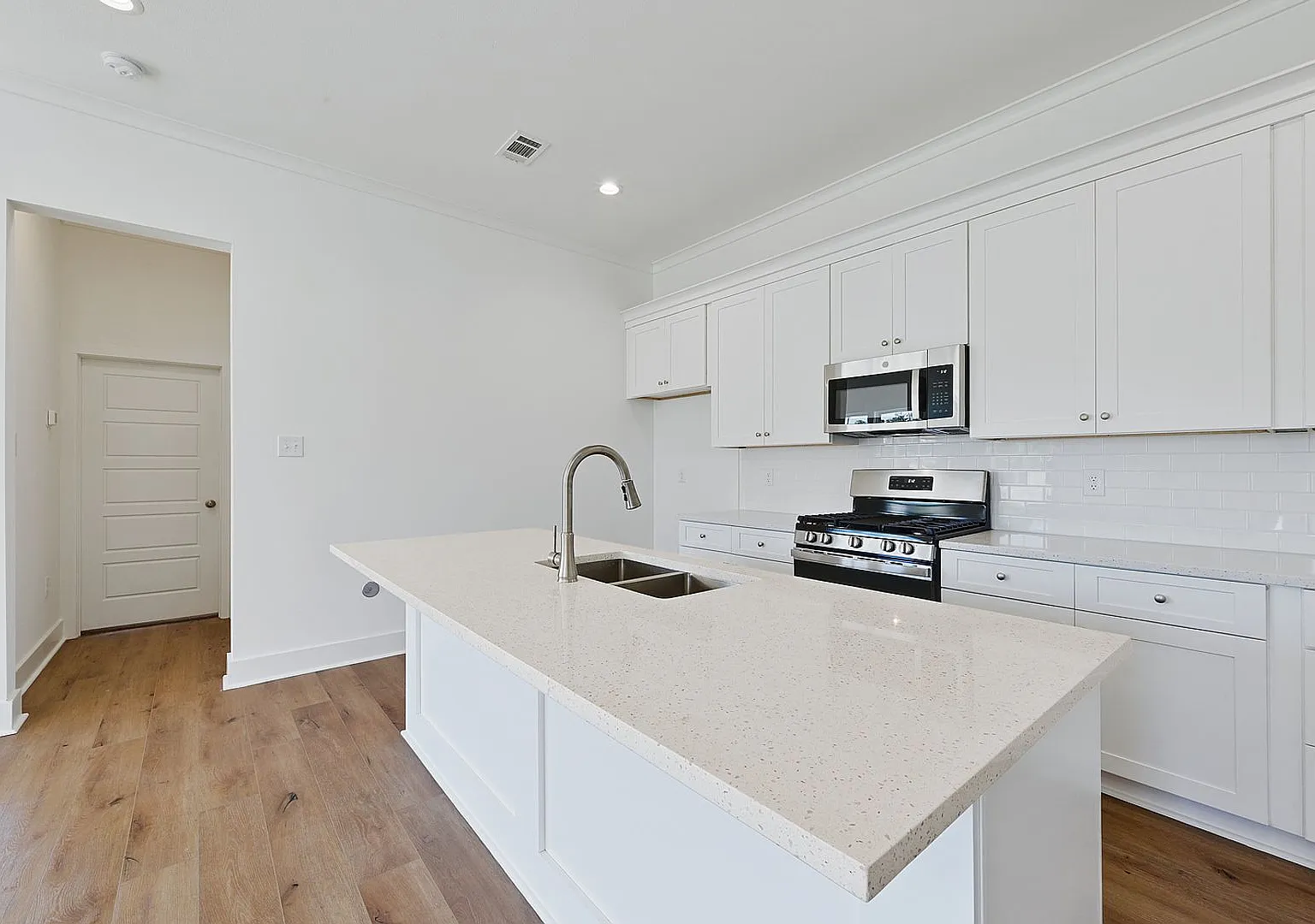 3 bed 2 bath in the heart of the city! — Photo 4