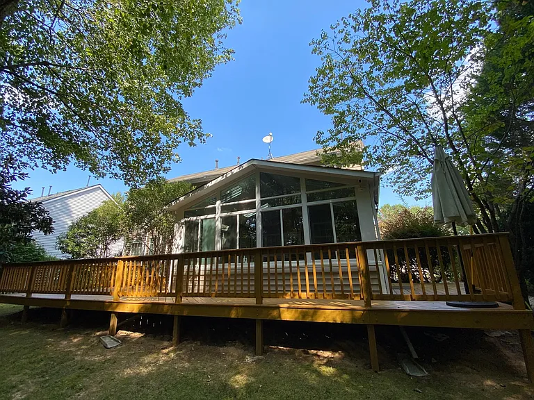 518 Sherwood Forest Pl — Photo 6