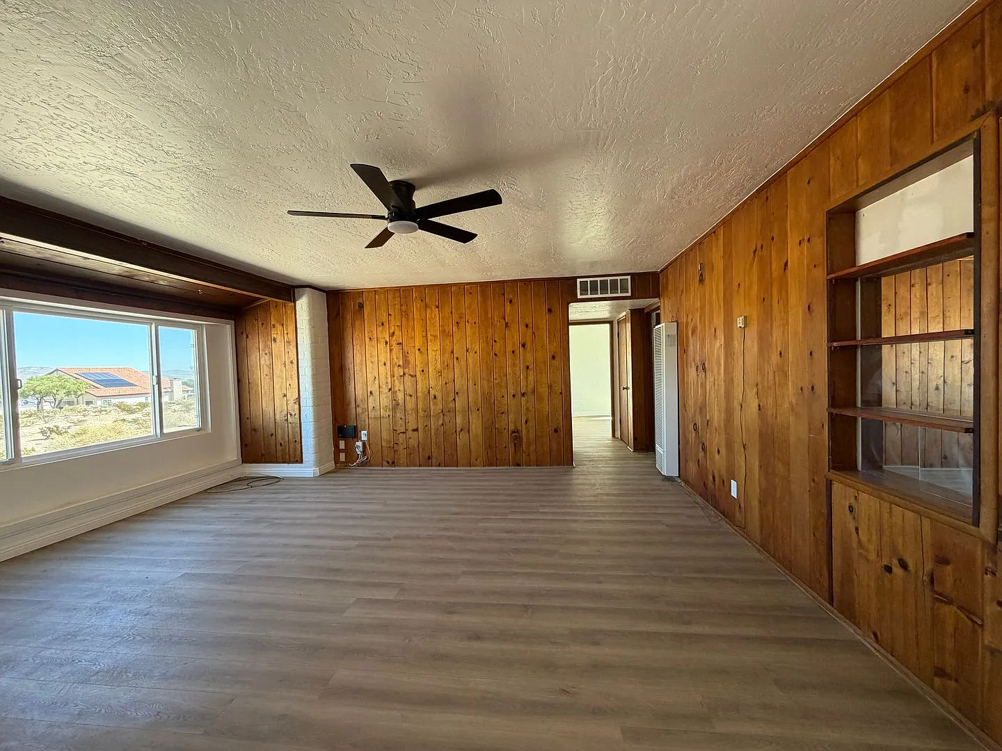 Newly Remodeled 2 Bedroom 1 Bathroom House with Beautiful View — Photo 4