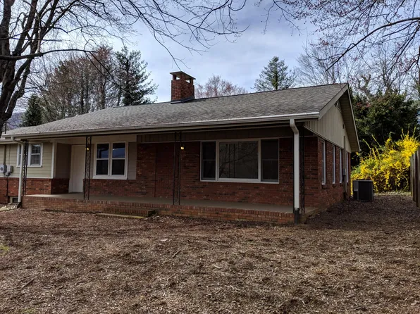 3 Saxons Walk Way, Black Mountain, NC 28711