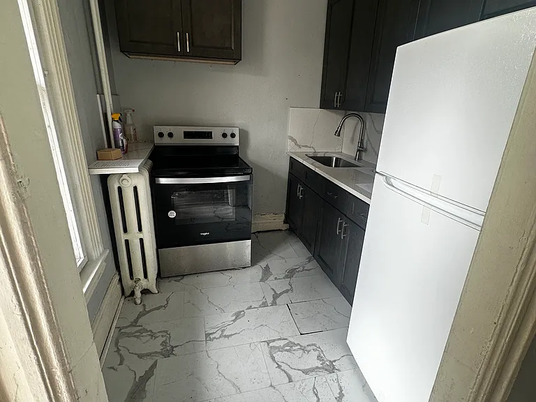 821 W Allen St #1 — Photo 5