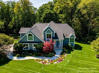 9221 Stoneyfield Ct, Dexter, MI 48130