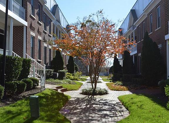 5th image of 727 S Laurel St #727
