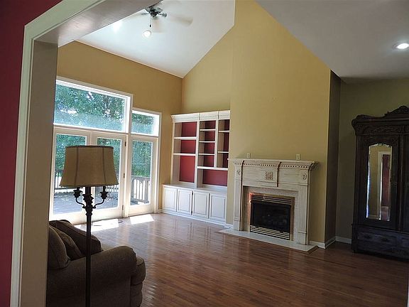 4th image of 407 Heathridge Dr