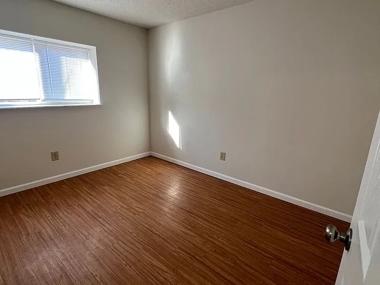 602 Bristol Ct — Photo 22