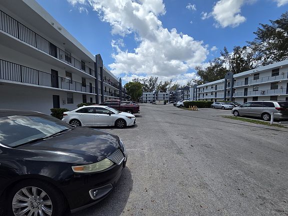 2nd image of 1225 NW 103rd Ln #207