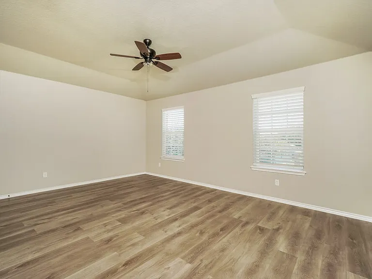 1433 Anise Ln — Photo 11