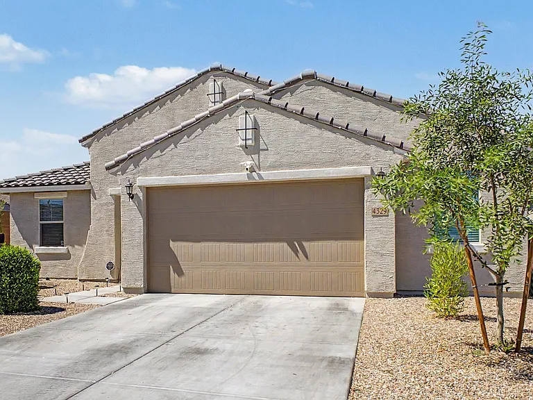4329 W Nora Dr — Photo 3