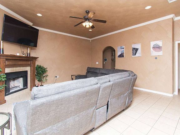 5th image of 305 Hedy Dr